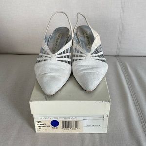 Vintage Via Spiga 80s slingback kitten heel.